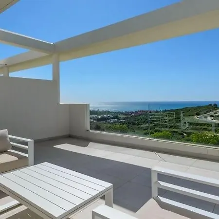 Theedgebythesea Fabuloso Atico Con Vistas Al Mar Estepona