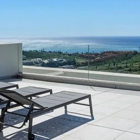 Theedgebythesea Fabuloso Atico Con Vistas Al Mar Estepona
